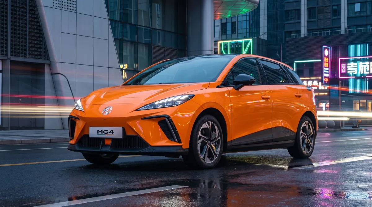 Elektrikli hatchback: keskin, köşeli, genç ve agresif — markanın en dinamik yüzü.